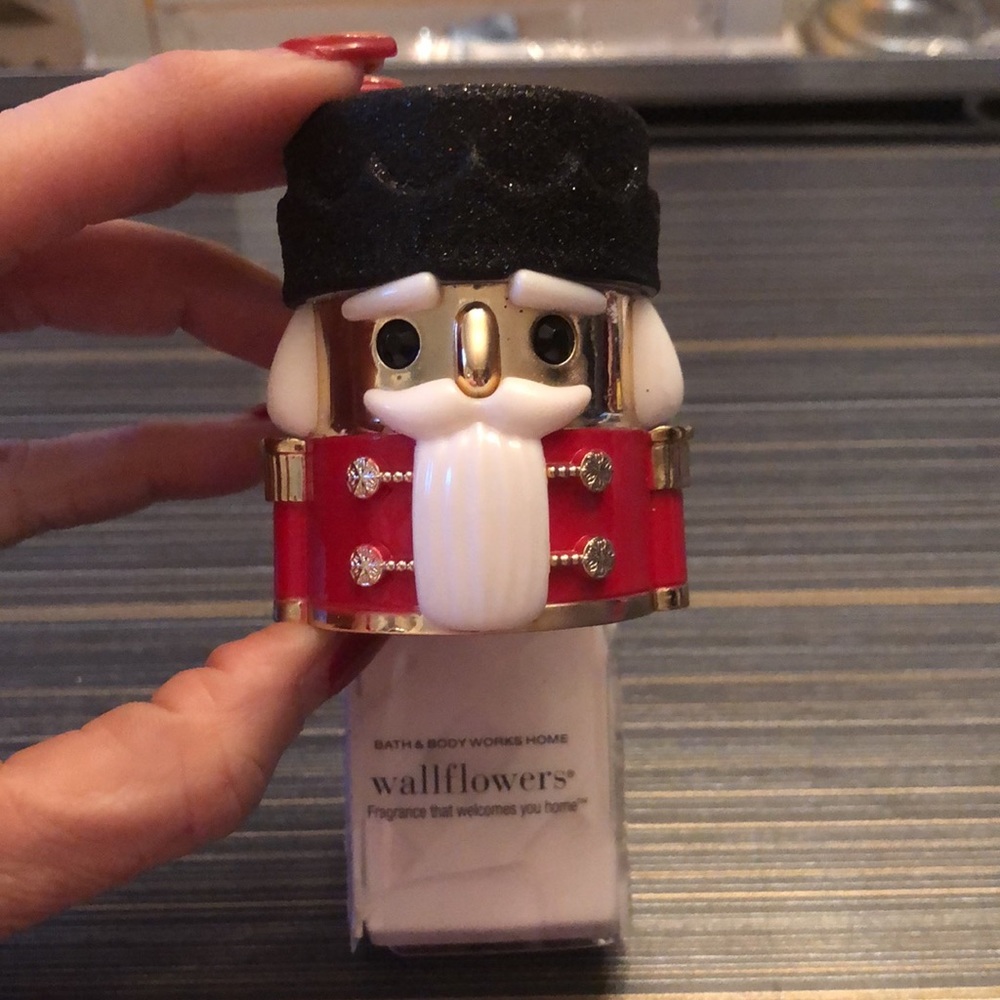Bath & Body Works Nutcracker wallflowers Plug. New with tag.